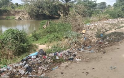 Educação ambiental frágil agrava poluição no bairro Bambuca, em Caxito
