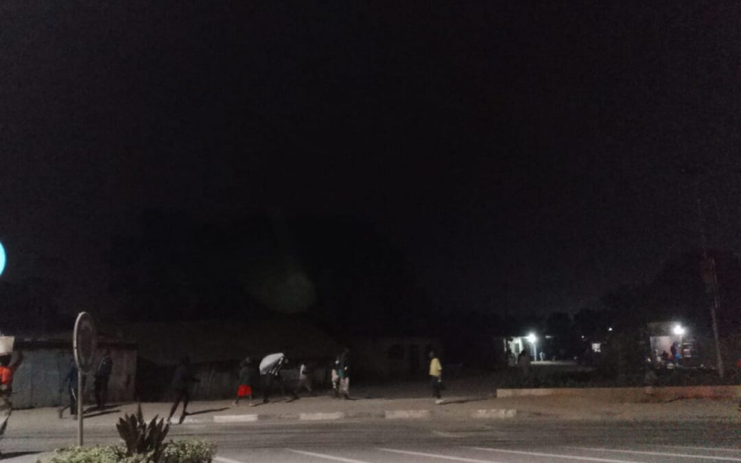  Falta de iluminação pública preocupa moradores do bairro Kingungu, em Caxito